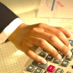 Calculating Economic Damages Graphic (800x571)